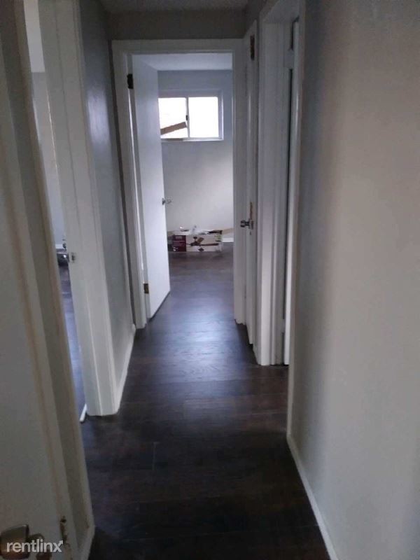 Foto del edificio - 3 br, 1 bath House - 2406 Harrison St
