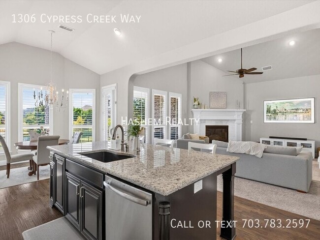 Building Photo - 1306 Cypress Creek Way