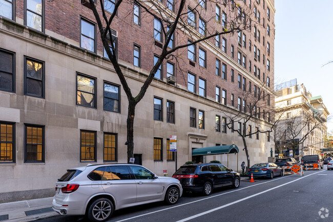 Building Photo - 30 E 71st St