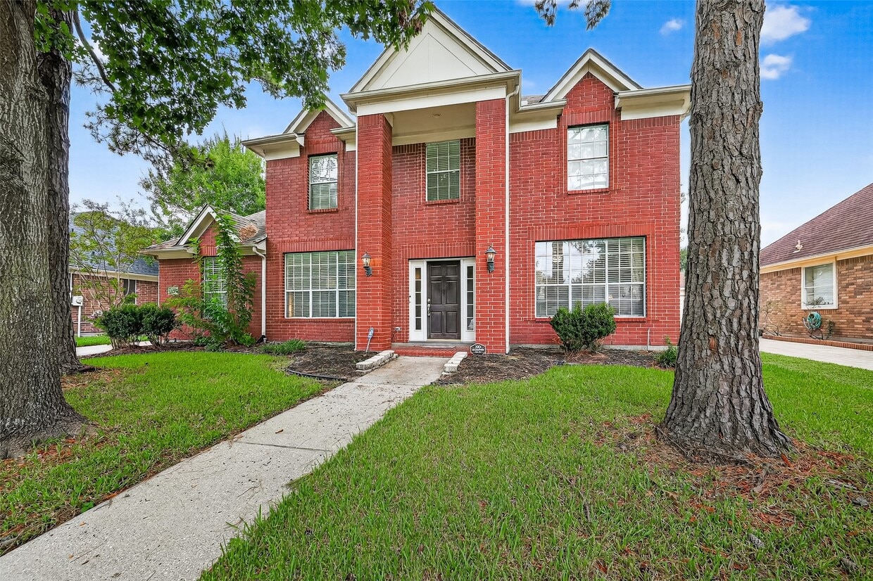 Foto principal - 19018 Ridge Hill Ct