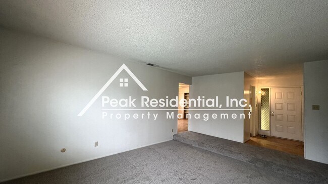 Building Photo - Wonderful Rosemont Area 3bd/2ba House with...