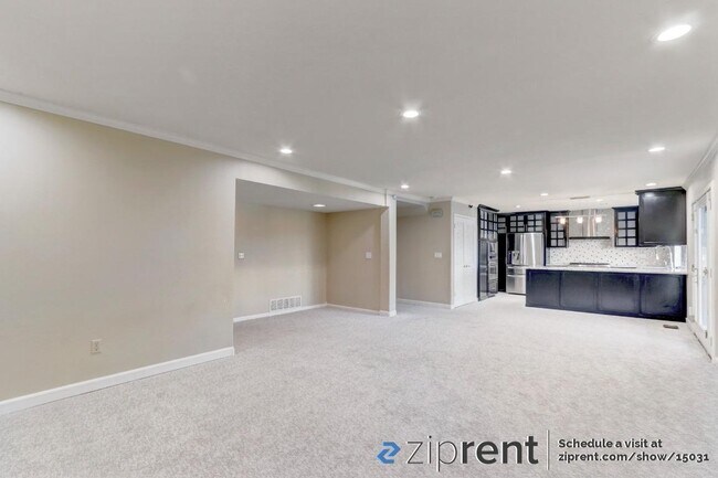 Building Photo - 1665 Hawk Ridge Pl