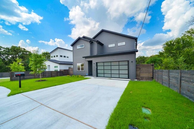 Foto del edificio - 5816 Harold Ct