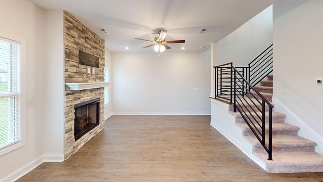 Building Photo - Beautifully Upgraded Home with Island Kitchen And Spacious Primary Suite