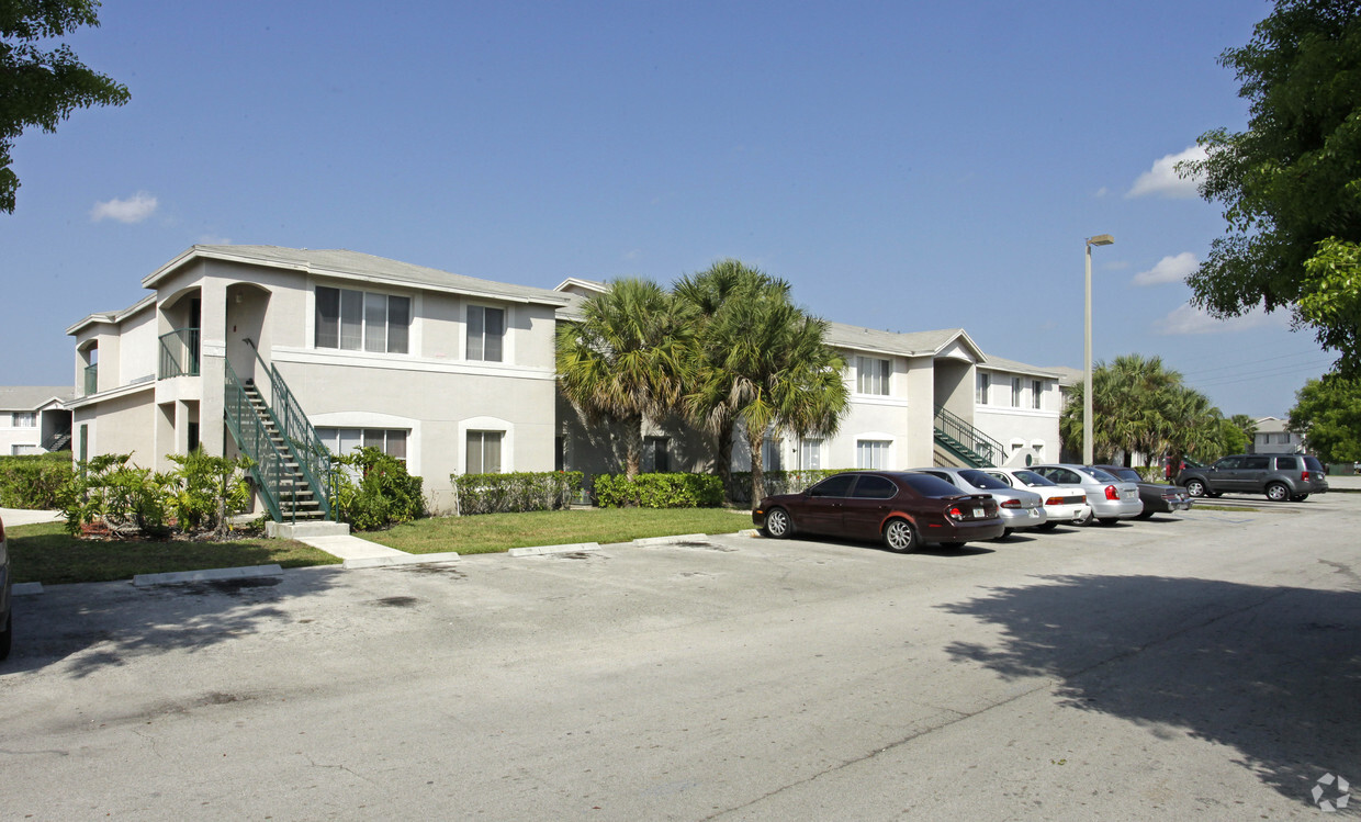 Primary Photo - Phoenix Apartments