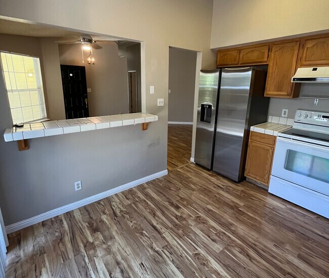 Foto del edificio - 1061 Shadelands Ct