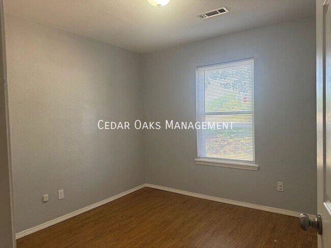 Foto del edificio - 1230 S Sherman Ave
