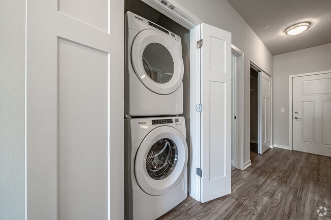 2BR, 2BA - 1,215SF - Laundry - Seasons at Plainfield