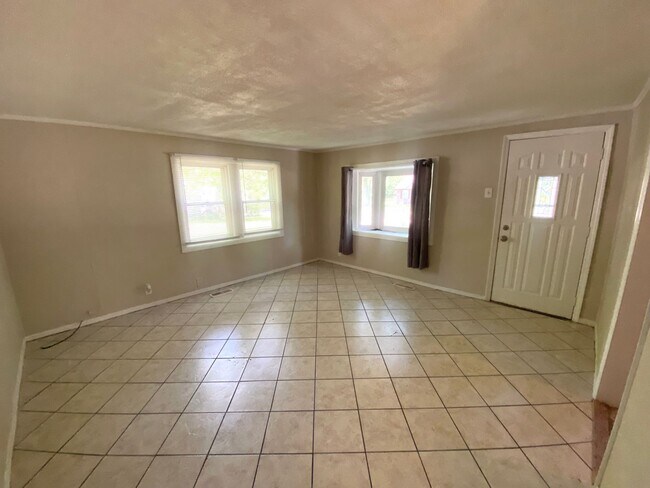 Building Photo - Charming 2 Bedroom, 1 Bathroom Home in Peo...