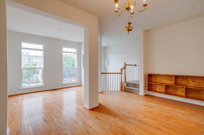 Foto del edificio - 103 Buttonwood Ct