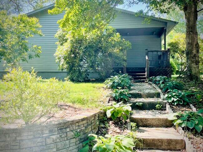 Foto del edificio - 406 Christian Creek Rd