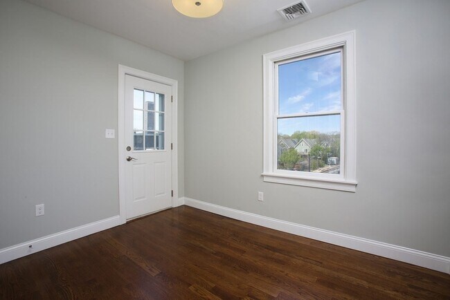 Foto del edificio - 660 Somerville Ave