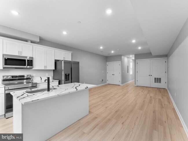 Foto del edificio - 1682 N 54th St