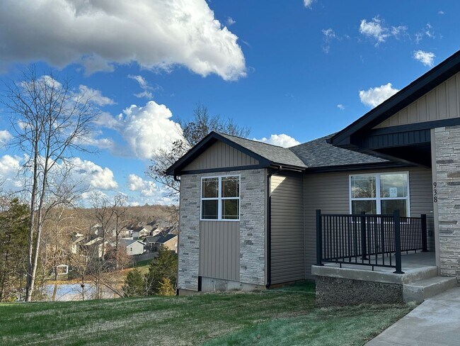 Foto del edificio - NEW CONSTRUCTION 5 Bed 3 Bath w/ Walk Out Basement Waynesville School District