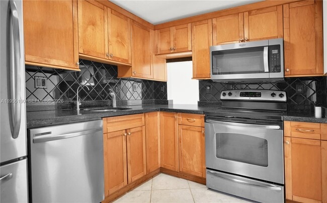 Building Photo - 4141 Nautilus Dr