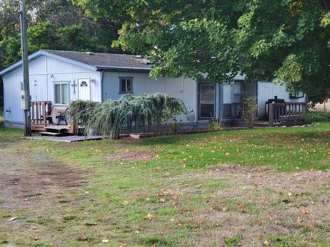 Building Photo - Country living in a clean, cozy home! $400 OFF FMR PROMOTION!!!