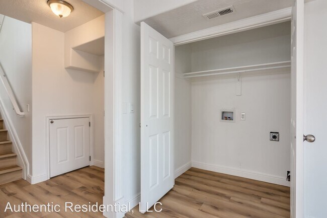 Foto del edificio - 4 br, 3 bath House - 7934 N Geronimo Dr