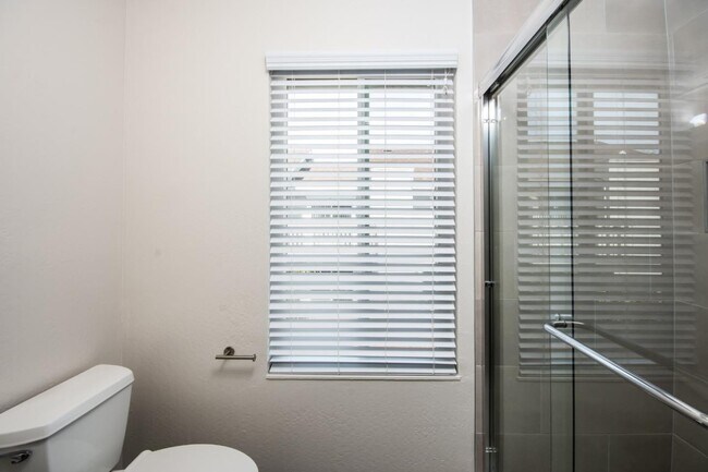 Foto del edificio - 1116 Lord Nelson Ln