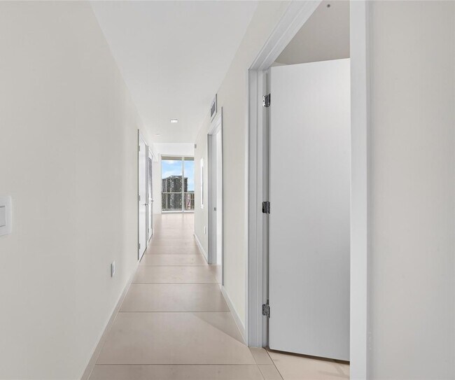 Foto del edificio - 1400 Biscayne Blvd