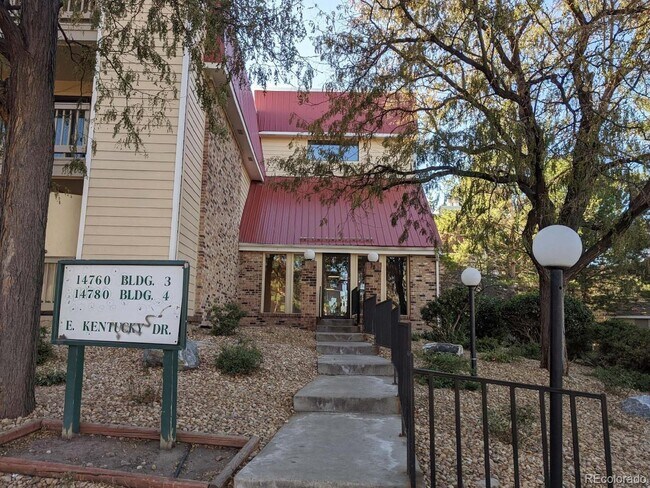 Foto del edificio - 14780 E Kentucky Dr