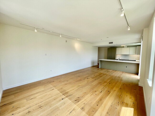 Foto del edificio - Prime Hayes Valley Spacious 2 Br / 2 Ba Corner Luxury Condo w/Parking - A MUST SEE - Progressive