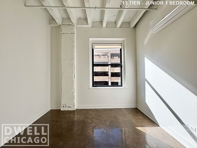 Foto del edificio - 17 E Adams St