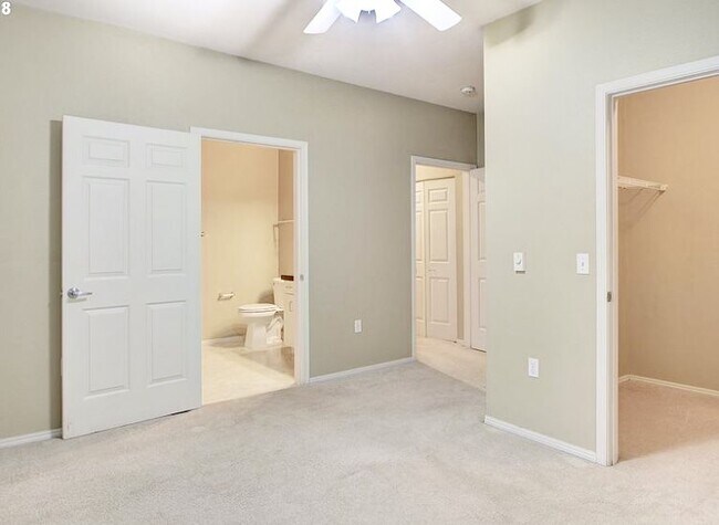 Building Photo - 729 SE Fairwinds Loop