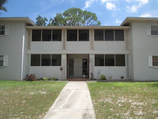 Building Photo - 3150 Pinellas Point Dr S