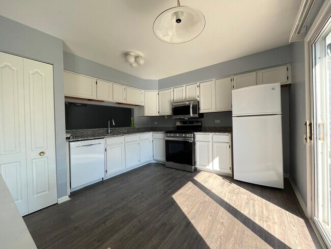 Building Photo - 4793 Amber Cir