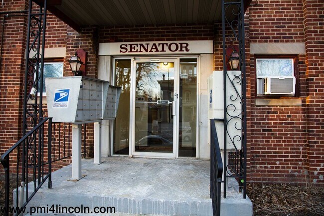 Building Photo - Remodeled, Furnished 1 Bedroom Apartment Available Now!