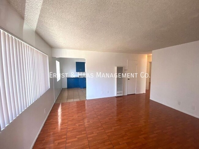 Photo - 193 E 50th St Apartment