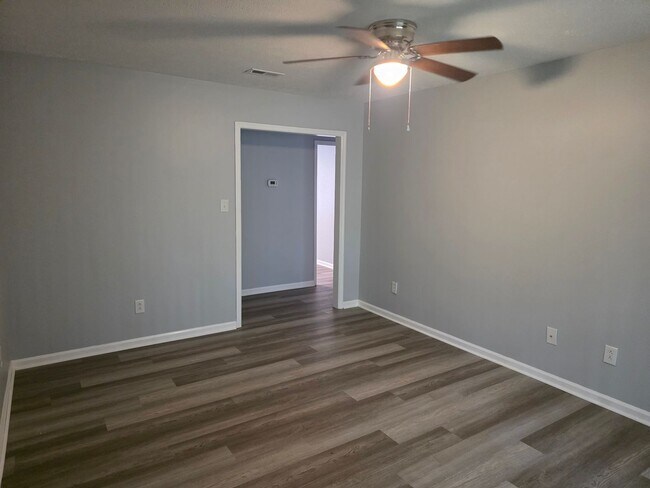 Building Photo - 29 Mustang Ct