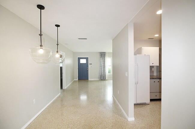 Foto del edificio - Island of Venice Annual Home for Rent