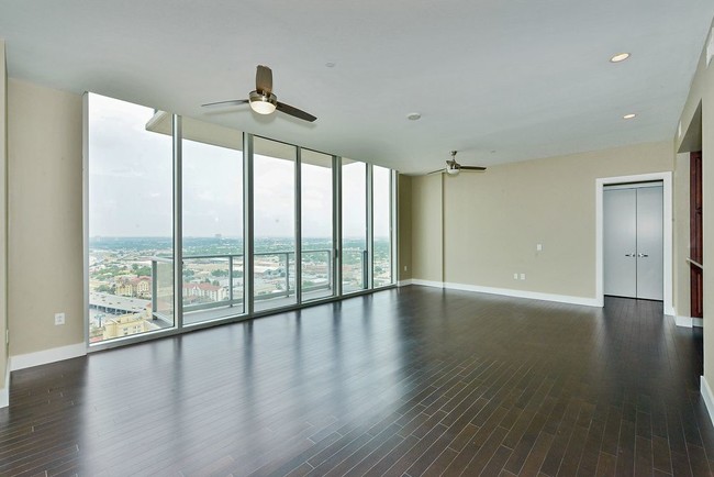 Foto del edificio - 610 E Market St