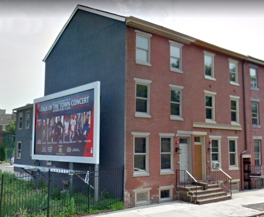 Building Photo - 237 Perry St