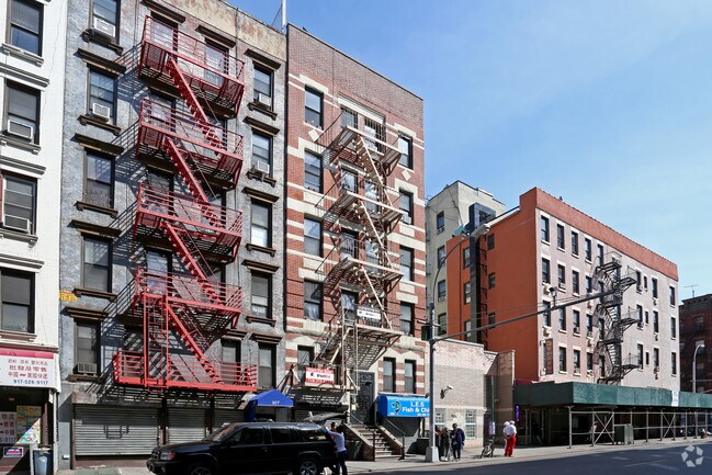 Building Photo - 109 Madison St
