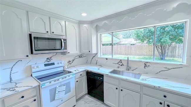 Building Photo - 7403 Breccia Dr