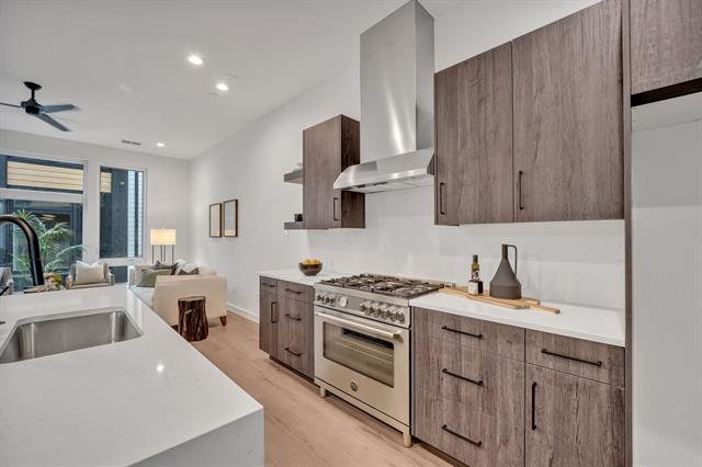 Foto del edificio - 3620 San Jacinto St