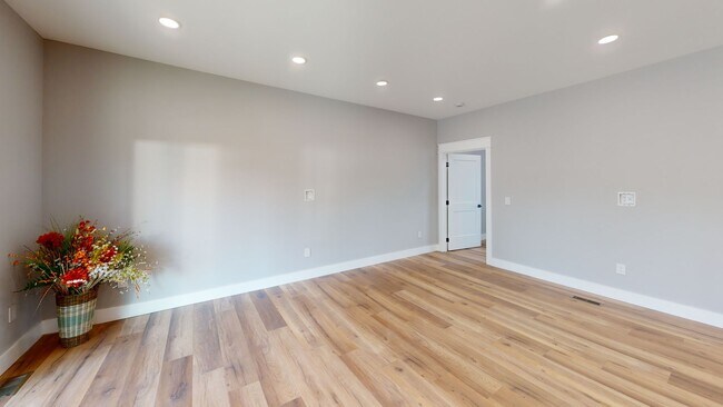 Foto del edificio - 1209 Hedge Ave