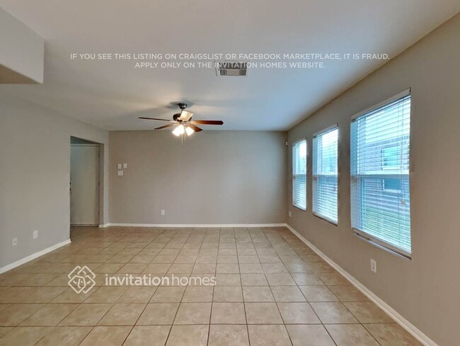 Foto del edificio - 16722 Warbler Dr