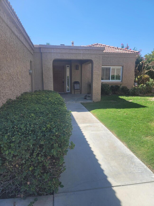 Building Photo - 44529 Sorrento Ct