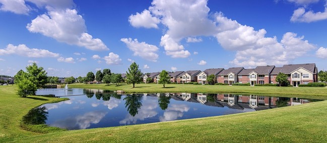 Building Photo - MAA Madison Lakes