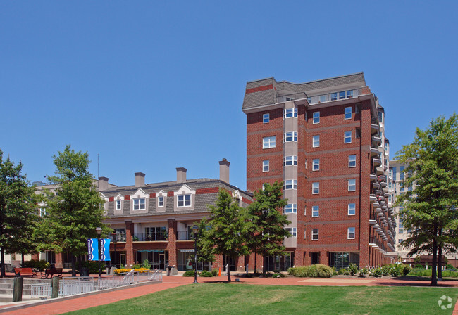 Building Photo - Admiral's Landing