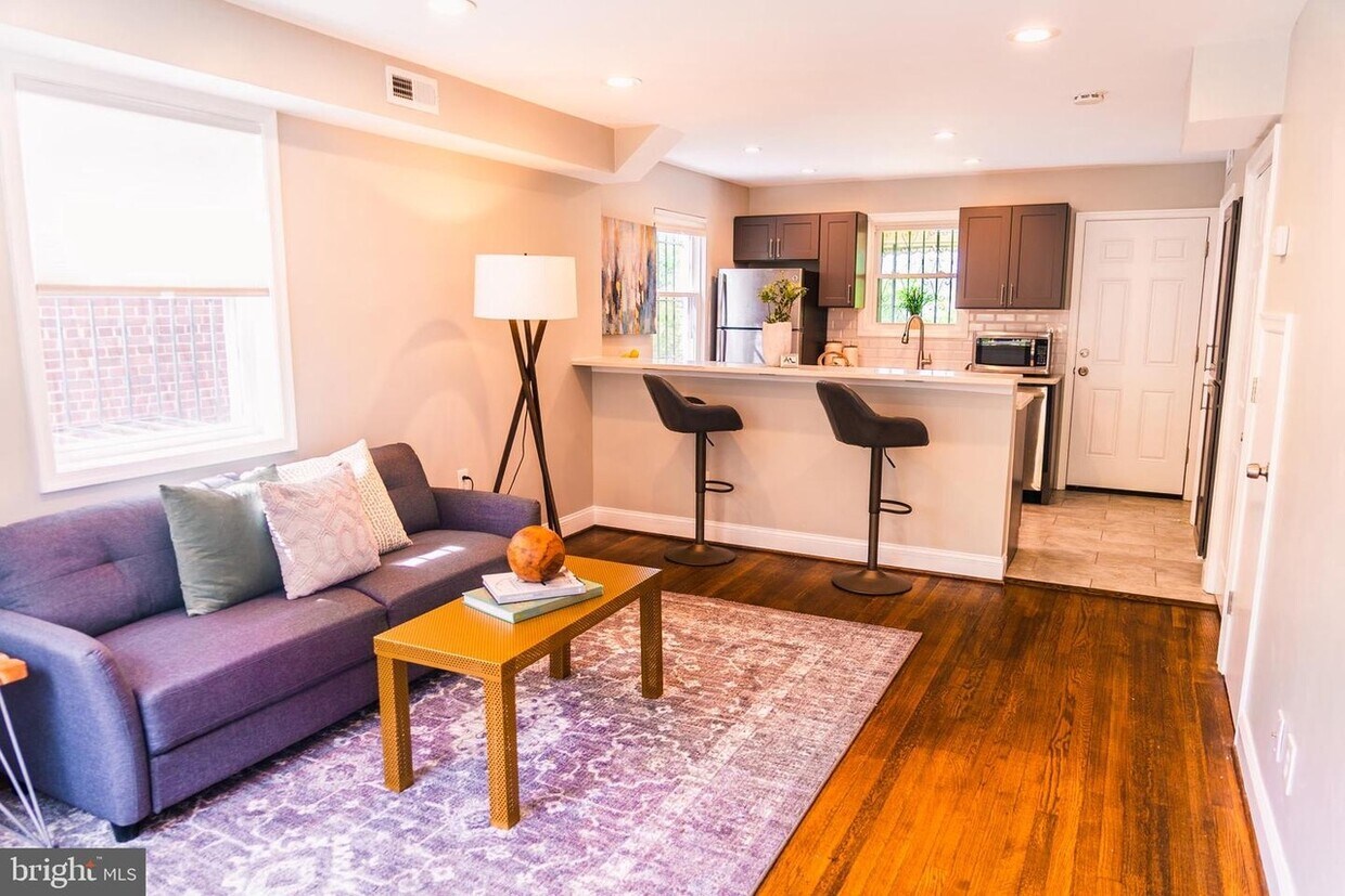 Primary Photo - 1427 Howard Rd SE