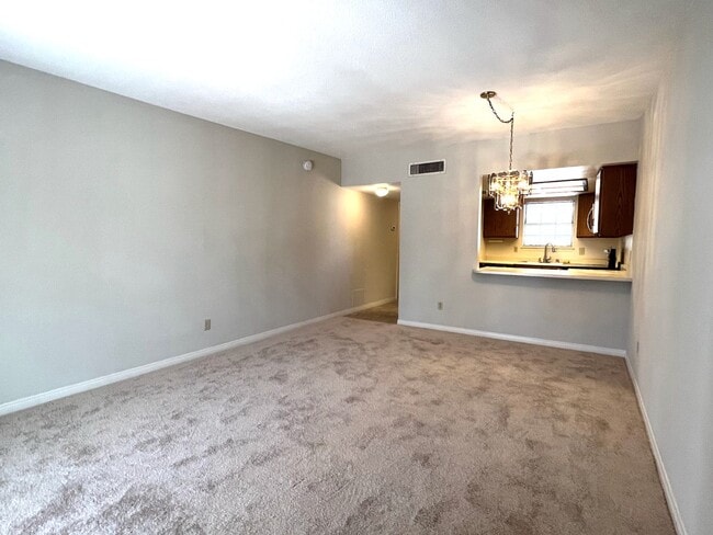 Building Photo - 3823 S Maryland Pkwy