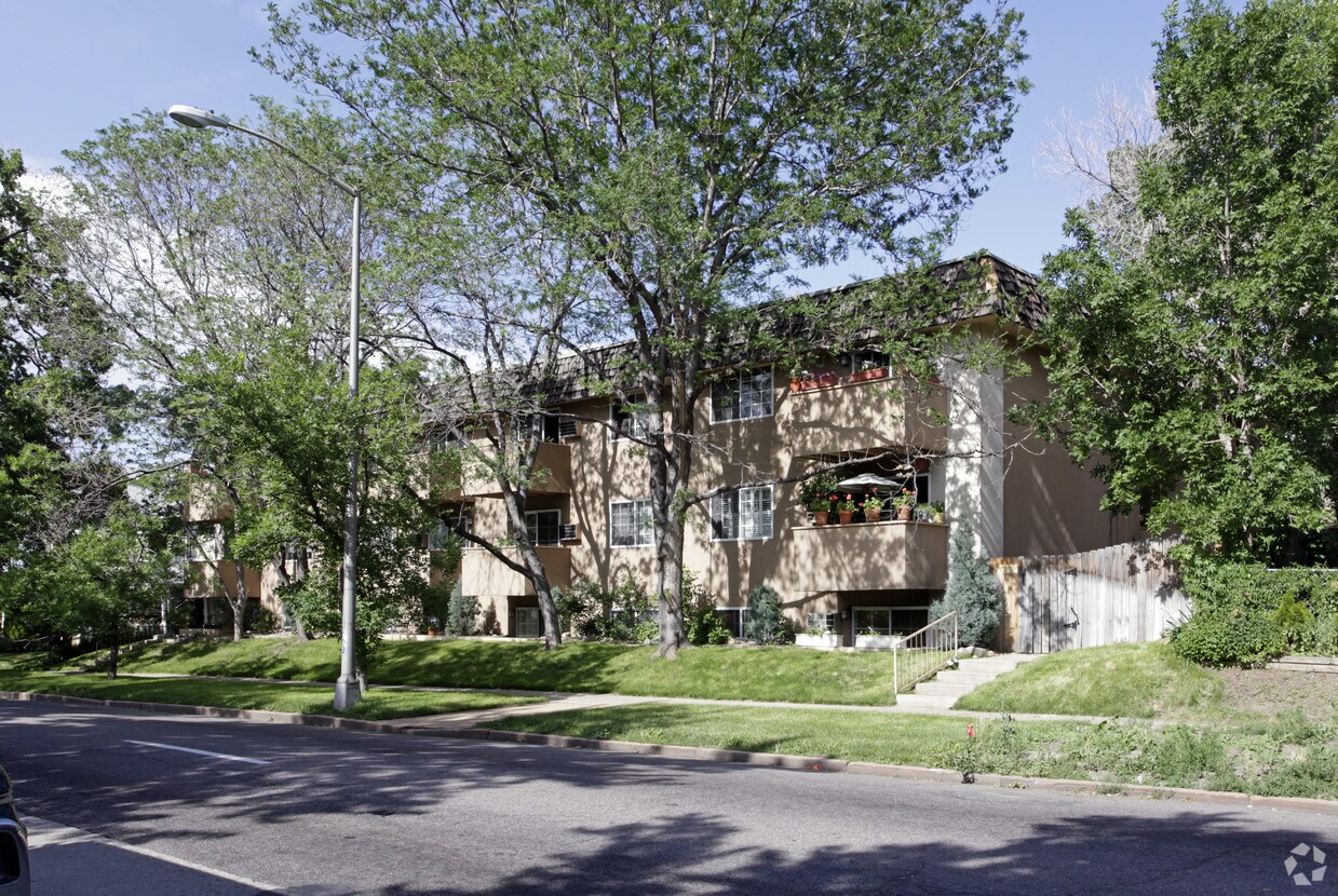 Primary Photo - 1410 York St