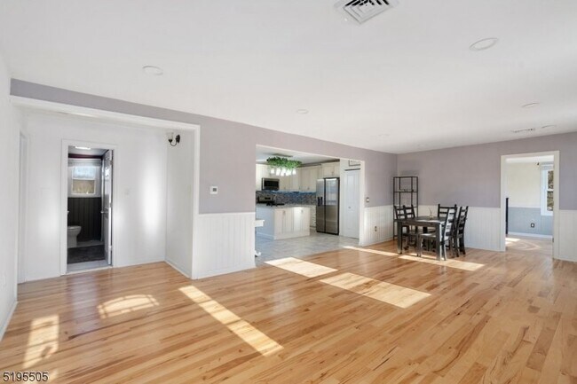 Foto del edificio - 7 Berry Rd