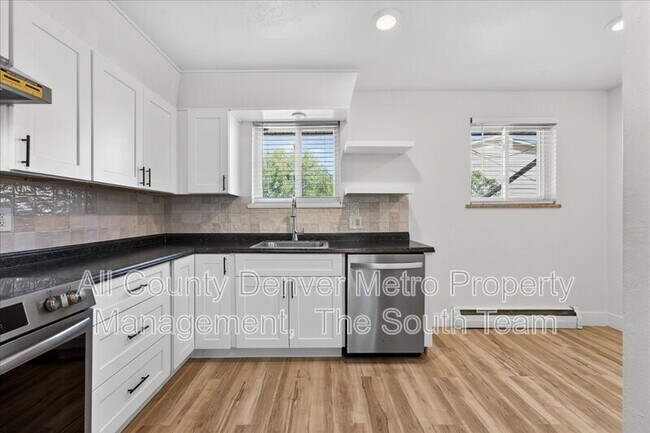 Foto del edificio - 9050 N Elm Ct