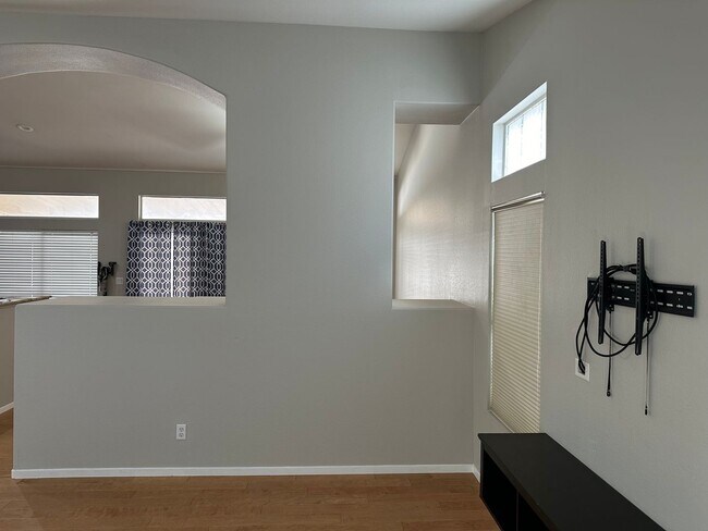 Building Photo - Single Story, Three Car Garage, Three Bedr...