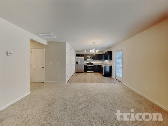 Building Photo - 35 Drake Cir